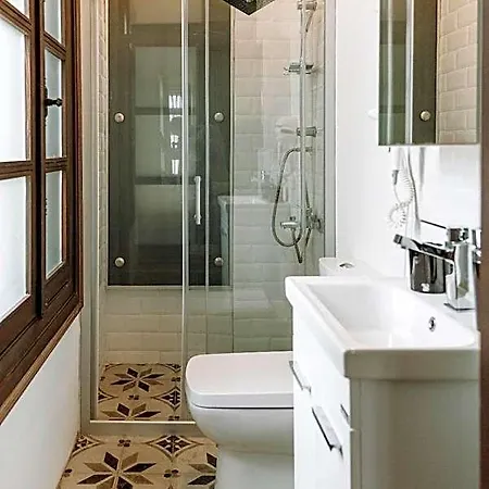 Nill's Stone House Hotel 3*